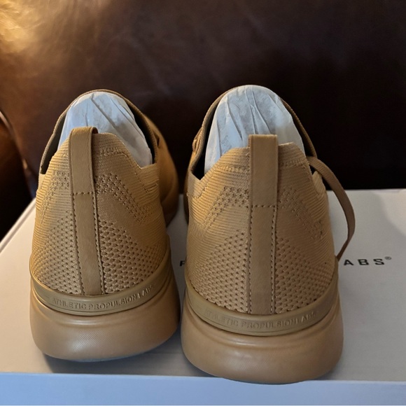 Size 13 APL Men's Tan Athletic Shoes - Picture 7 of 7